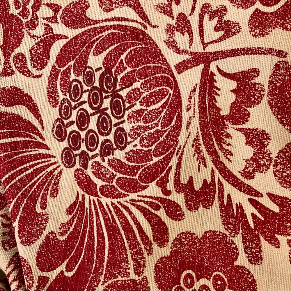 NWT TABLECLOTH BY HOME 70” ROUND - Picture 4 of 7